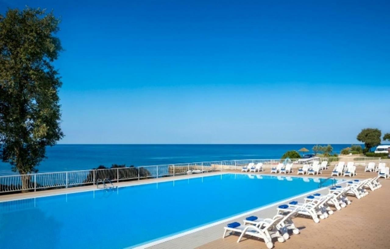 West Coast Mobilhome With Xxl Terrace In Naturist Resort Solaris Fkk Tar-Vabriga Exterior foto